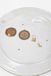 Coppia di piattini<BR>Castelli, verso la fine del XVIII secolo  - Asta Maioliche e Porcellane - Associazione Nazionale - Case d'Asta italiane