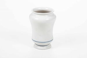 Albarello <BR>Castelli, Gesualdo Fuina, 1790 circa  - Asta Maioliche e Porcellane - Associazione Nazionale - Case d'Asta italiane