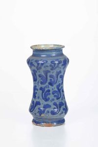 Albarello<BR>Sicilia, Caltagirone, prima met del XVIII secolo  - Asta Maioliche e Porcellane - Associazione Nazionale - Case d'Asta italiane