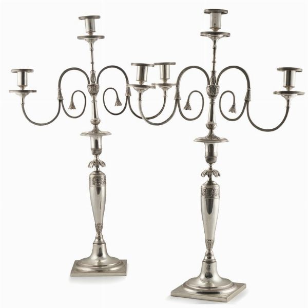 COPPIA DI CANDELABRI, DANZICA, SECOLO XIX, ARGENTIERE JOHANN JACOB RATHS, SAGGIATORE C. SCHULTZ  - Asta ASTA A TEMPO | ARGENTI ITALIANI ED EUROPEI - Associazione Nazionale - Case d'Asta italiane