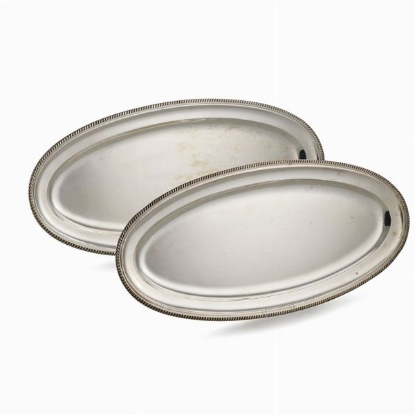 COPPIA DI VASSOI, MILANO, SECOLO XX, ARGENTIERE MIRACOLI  - Asta ASTA A TEMPO | ARGENTI ITALIANI ED EUROPEI - Associazione Nazionale - Case d'Asta italiane