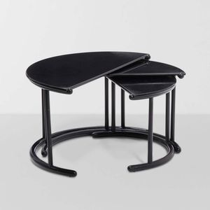 GIANFRANCO FRATTINI - Set da tre tavoli bassi sovrapponibili mod. Tria