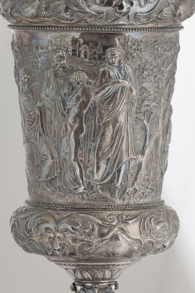 Coppa. Manifattura europea del XX secolo (Hanau ?). Marchi di fantasia ad imitazione dell'argenteria antica  - Asta Argenti da collezione | Antichi - Associazione Nazionale - Case d'Asta italiane