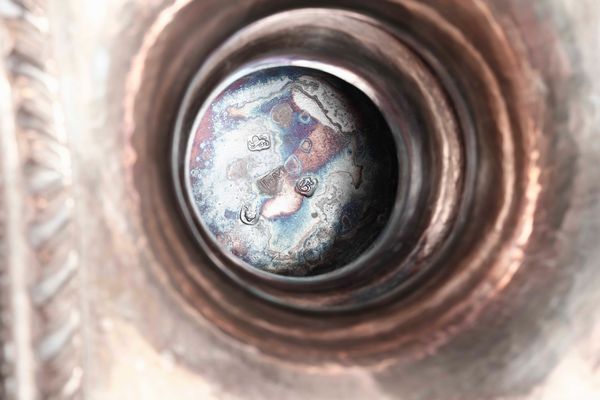 Samovar in argento fuso, sbalzato e cesellato. Inghilterra, marchio per la citt di Londra per l'anno 1763-63. Probabilmente orafo Henry Miller  - Asta Argenti da collezione | Antichi - Associazione Nazionale - Case d'Asta italiane