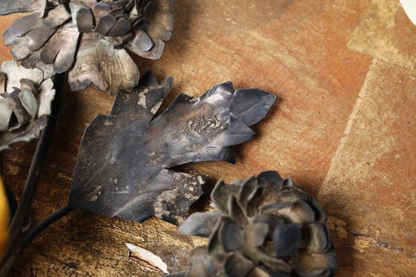 Importante crocifisso entro teca in legno intagliato e dorato. Palermo 1765. Marchi del Console Gaspare Leone e dellargentiere G.R. (non identificato)  - Asta Argenti da collezione | Antichi - Associazione Nazionale - Case d'Asta italiane