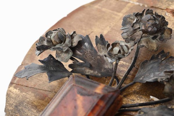 Importante crocifisso entro teca in legno intagliato e dorato. Palermo 1765. Marchi del Console Gaspare Leone e dellargentiere G.R. (non identificato)  - Asta Argenti da collezione | Antichi - Associazione Nazionale - Case d'Asta italiane