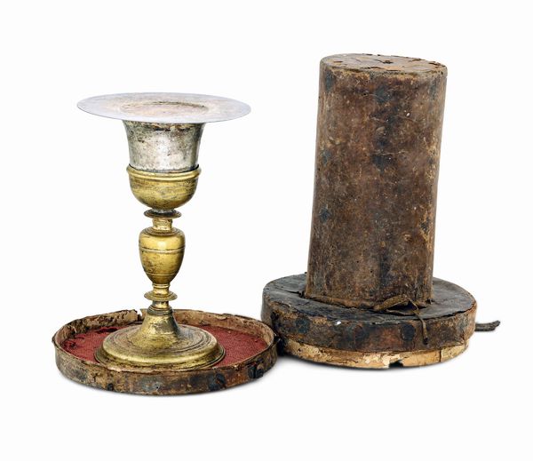 Calice. Oreficeria genovese inizi del XVIII secolo, patena con marchio della Torretta con datario (1)723  - Asta Argenti da collezione | Antichi - Associazione Nazionale - Case d'Asta italiane