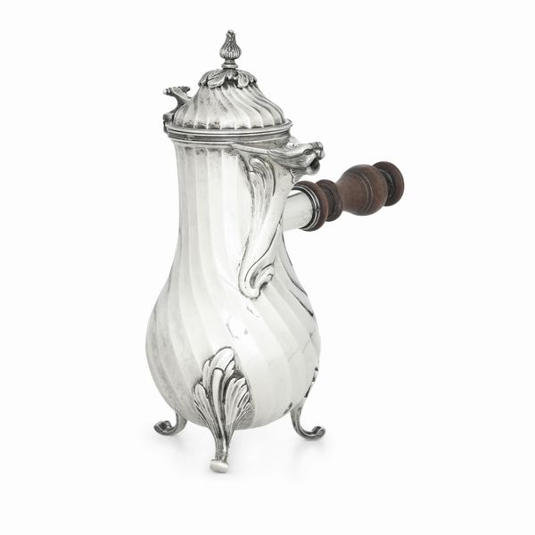 Caffettiera. Torino XVIII secolo. Marchio dell'assaggiatore parziale, probabilmente Carlo Micha (1739-1783). Marchio dell'argentiere consunto di difficile lettura  - Asta Argenti da collezione | Antichi - Associazione Nazionale - Case d'Asta italiane