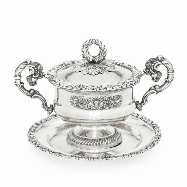 Tazza da puerpera con presentoire. Torino, primo quarto del XIX secolo. Argentiere Carlo Balbino (1798-1824)  - Asta Argenti da collezione | Antichi - Associazione Nazionale - Case d'Asta italiane