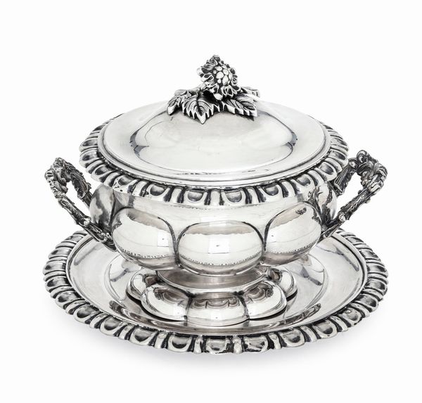 Tazza da puerpera con presentoire. Torino, inizi del XIX secolo. Argentiere Carlo Balbino (1798-1824)  - Asta Argenti da collezione | Antichi - Associazione Nazionale - Case d'Asta italiane