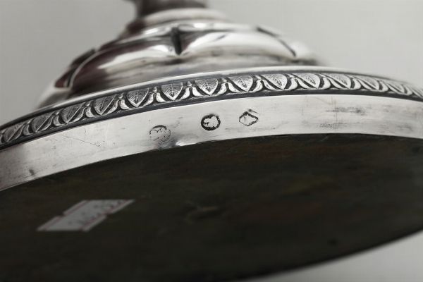 Coppia di candelieri. Torino, marchi in uso dal 1824 al 1872 e marchio dell'argentiere (consunto di difficile lettura)  - Asta Argenti da collezione | Antichi - Associazione Nazionale - Case d'Asta italiane