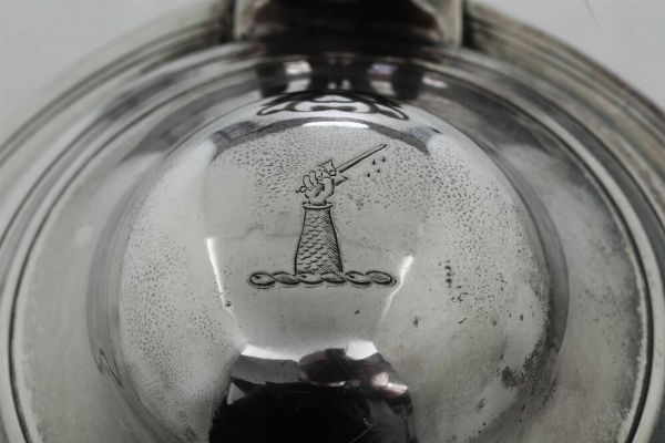 Tankard. Londra 1783. Marchio dell'argentiere parziale di difficile lettura (James Sutton & James Bult?)  - Asta Argenti da collezione | Antichi - Associazione Nazionale - Case d'Asta italiane