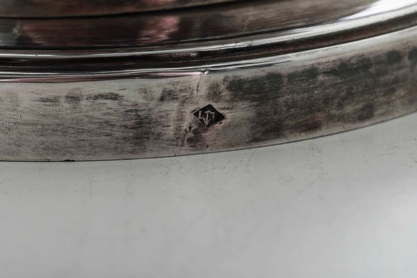 Caffettiera. Genova, ultimo quarto del XVIII secolo, marchio dell'argentiere (LT con freccia entro losanga) Luigi Tomati (?)  - Asta Argenti da collezione | Antichi - Associazione Nazionale - Case d'Asta italiane