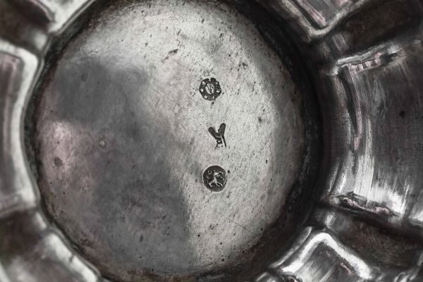 Caffettiera. Milano, seconda met del XIX secolo. Marchi in uso dal 1812 al 1872. Argentiere Francesco Ceppi (1855-1872)  - Asta Argenti da collezione | Antichi - Associazione Nazionale - Case d'Asta italiane