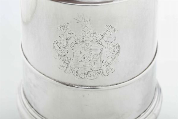 Tankard. Marchio della citt di Londra per l'anno 1716 e marchio dell'argentiere (consunto di difficile lettura)  - Asta Argenti da collezione | Antichi - Associazione Nazionale - Case d'Asta italiane