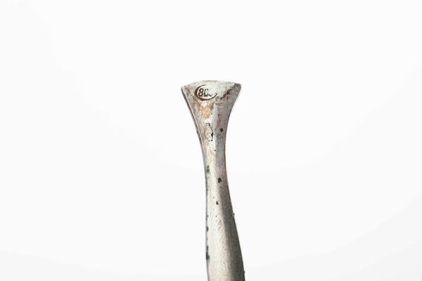 Coppia di saliere. Firenze XIX secolo. Marchio di garanzia in uso dal 1832 al 1872.<BR>(Del lotto fanno parte due cucchiaini del XX secolo)  - Asta Argenti da collezione | Antichi - Associazione Nazionale - Case d'Asta italiane