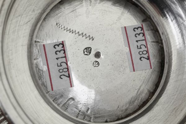 Caffettiera. Roma, ultimo quarto del XVIII secolo. Maestro argentiere Lorenzo Petroncelli (1758-1801)  - Asta Argenti da collezione | Antichi - Associazione Nazionale - Case d'Asta italiane