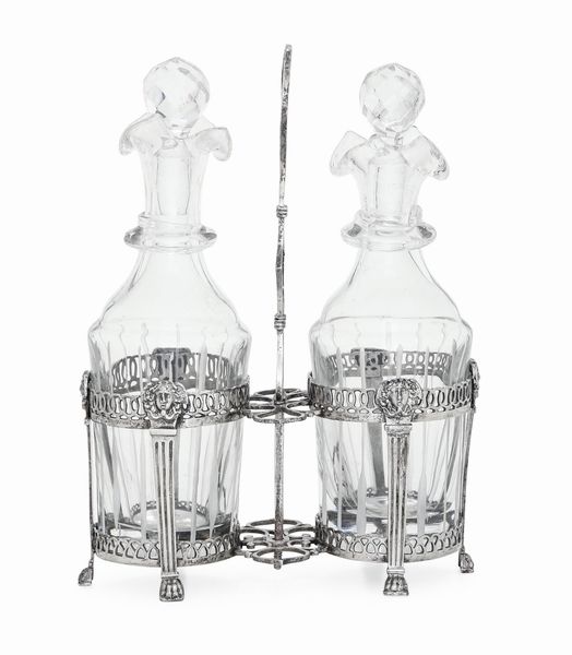 Acetoliera. Roma XIX secolo. Marchio dell'argentiere consunto di difficile lettura (Giuseppe Nicolai?)  - Asta Argenti da collezione | Antichi - Associazione Nazionale - Case d'Asta italiane