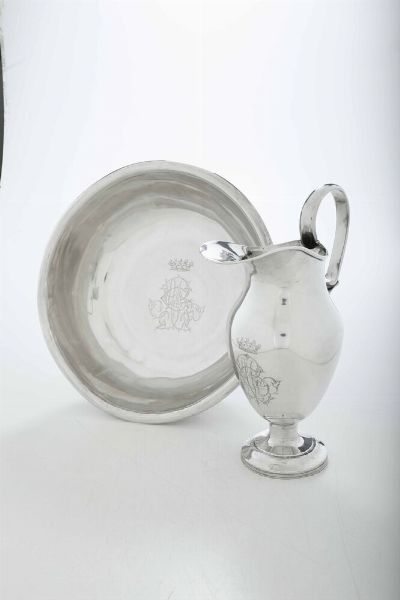 Brocca e bacile. Sicilia (Catania?), prima met del XIX secolo. Marchi camerali e consolari parziali di difficile lettura  - Asta Argenti da collezione | Antichi - Associazione Nazionale - Case d'Asta italiane