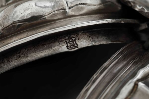 Caffettiera. Argenteria artistica Genovese del XX secolo. Marchio della  Torretta non pertinente  - Asta Argenti da collezione | Antichi - Associazione Nazionale - Case d'Asta italiane