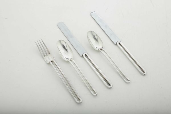 Servizio di posate<BR>Fabbrica San Lorenzo.<BR>designer Antonio Piva, milano 1970-1995<BR>  - Asta Argenti da collezione | Antichi - Associazione Nazionale - Case d'Asta italiane