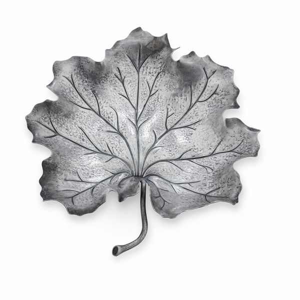 Ciotola a foglia. Argenteria italiana del XX-XXI secolo. Argentiere Calderoni Bologna per Maison Gianmaria Buccellati  - Asta Argenti da collezione | Antichi - Associazione Nazionale - Case d'Asta italiane