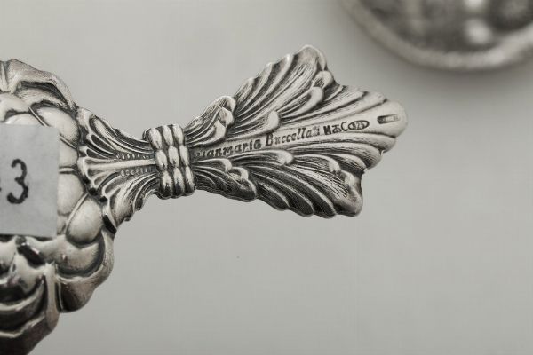 Sei cucchiai a foggia naturalistica. Argentiere Clementi, Bologna per Maison Gianmaria Buccellati. Italia XX-XXI secolo  - Asta Argenti da collezione | Antichi - Associazione Nazionale - Case d'Asta italiane