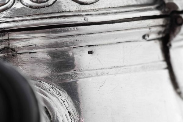 Egoiste. Francia XVIII secolo. Marchio del maestro argentiere ICR con candeliere sormontato da corona (non identificato)  - Asta Argenti da collezione | Antichi - Associazione Nazionale - Case d'Asta italiane