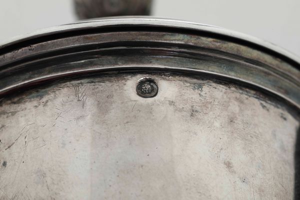 Caffettiera. Francia, prima met del XIX secolo. Marchi di titolo e garanzia in uso dal 1819 al 1838  - Asta Argenti da collezione | Antichi - Associazione Nazionale - Case d'Asta italiane