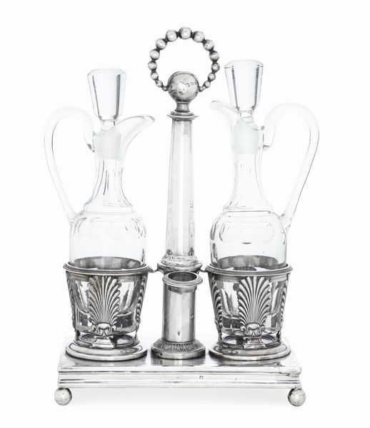 Acetoliera. Francia, prima met del XIX secolo. Marchio dell'argentiere consunto di difficile lettura  - Asta Argenti da collezione | Antichi - Associazione Nazionale - Case d'Asta italiane