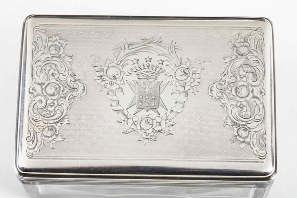 Necessaire da viaggio. Francia XIX-XX secolo. Marchio per l'argento primo titolo in uso dal 1838  - Asta Argenti da collezione | Antichi - Associazione Nazionale - Case d'Asta italiane