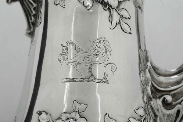 Caffettiera. Londra 1761. Argentiere John Swift (?)  - Asta Argenti da collezione | Antichi - Associazione Nazionale - Case d'Asta italiane