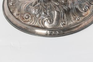 Coppa. Manifattura europea del XX secolo (Hanau ?). Marchi di fantasia ad imitazione dell'argenteria antica  - Asta Argenti da collezione | Antichi - Associazione Nazionale - Case d'Asta italiane