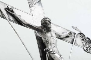 Crocifisso. Roma XIX secolo. Maestro argentiere Angelo Giannotti (1824-1865)  - Asta Argenti da collezione | Antichi - Associazione Nazionale - Case d'Asta italiane