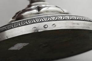 Coppia di candelieri. Torino, marchi in uso dal 1824 al 1872 e marchio dell'argentiere (consunto di difficile lettura)  - Asta Argenti da collezione | Antichi - Associazione Nazionale - Case d'Asta italiane