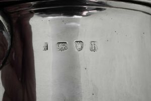 Tankard. Londra 1783. Marchio dell'argentiere parziale di difficile lettura (James Sutton & James Bult?)  - Asta Argenti da collezione | Antichi - Associazione Nazionale - Case d'Asta italiane