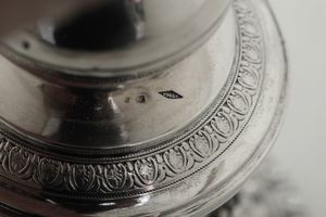 Lucerna. Roma, met del XIX secolo. Maestro argentiere Pietro Stefani (1843-1847)  - Asta Argenti da collezione | Antichi - Associazione Nazionale - Case d'Asta italiane