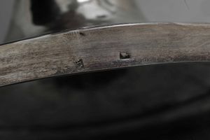 Coppia di candelabri. Napoli, XIX secolo. Marchio del console Paulo de Blasio in uso dal 1832 al 1835 e macrhio dell'argentiere DAR (non identificato)  - Asta Argenti da collezione | Antichi - Associazione Nazionale - Case d'Asta italiane