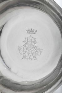 Brocca e bacile. Sicilia (Catania?), prima met del XIX secolo. Marchi camerali e consolari parziali di difficile lettura  - Asta Argenti da collezione | Antichi - Associazione Nazionale - Case d'Asta italiane