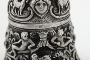 Campanello. Argenteria italiana del XIX-XX secolo.  - Asta Argenti da collezione | Antichi - Associazione Nazionale - Case d'Asta italiane