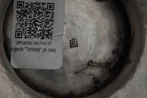 Caffettiera. Argenteria artistica Genovese del XX secolo. Marchio della  Torretta non pertinente  - Asta Argenti da collezione | Antichi - Associazione Nazionale - Case d'Asta italiane