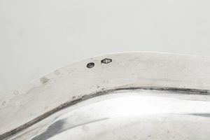 Servizio da t e caff. Argenteria artistica milanese, marchi con fascio littorio in uso dal 1935 al 1945, argentiere non identificato  - Asta Argenti da collezione | Antichi - Associazione Nazionale - Case d'Asta italiane