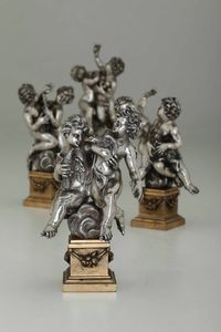 Quattro gruppi raffiguranti giochi tra putti. Argenteria artistica napoletana, prima met del XX secolo. Marchio con fascio littorio in uso dal 1935 al 1945. Argentiere Luigi Avolio. Firma incusa Avolio  - Asta Argenti da collezione | Antichi - Associazione Nazionale - Case d'Asta italiane