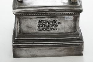 Acquaiolo con pantaloncino. Napoli, XX secolo. Firma incisa Gemito, marchio della Fonderia Gemito Napoli incusso e scritta da Dall'originale prop. del Re di Napoli SM Francesco II Napoli Gemito  - Asta Argenti da collezione | Antichi - Associazione Nazionale - Case d'Asta italiane