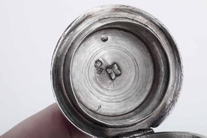 Egoiste. Parigi, inizi del XIX secolo. Maestro argentiere Pierre Leplain (...1798...)  - Asta Argenti da collezione | Antichi - Associazione Nazionale - Case d'Asta italiane