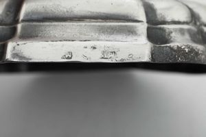 Coppia di candelieri. Germania, seconda met del XVIII secolo. Marchi dell'argentiere MT entro rettangolo e marchio camerale consunto di difficile lettura  - Asta Argenti da collezione | Antichi - Associazione Nazionale - Case d'Asta italiane