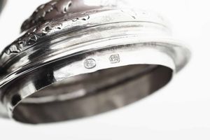 Caffettiera. Londra 1761. Argentiere John Swift (?)  - Asta Argenti da collezione | Antichi - Associazione Nazionale - Case d'Asta italiane