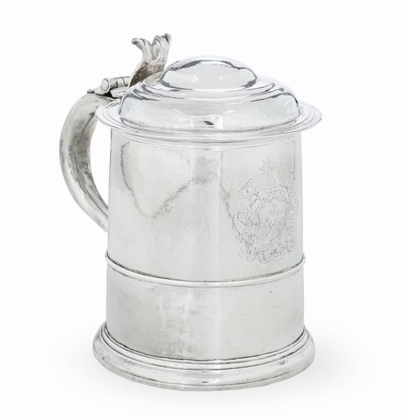 Tankard. Marchio della citt di Londra per l'anno 1716 e marchio dell'argentiere (consunto di difficile lettura)  - Asta Argenti da Collezione | XX secolo - Associazione Nazionale - Case d'Asta italiane