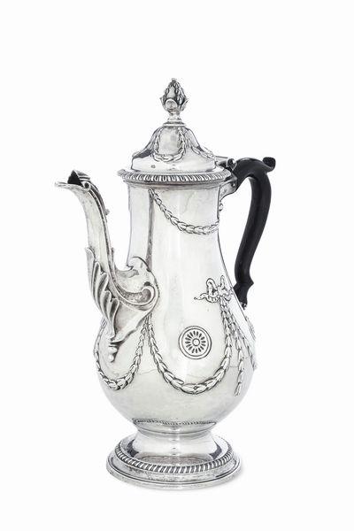 Caffettiera. Londra 1762. Marchio dell'argentiere di difficile lettura (August Le Sage ?)  - Asta Argenti da Collezione | XX secolo - Associazione Nazionale - Case d'Asta italiane