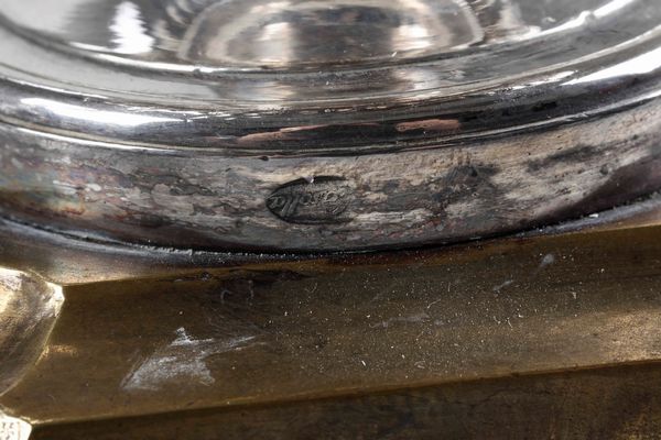 Coppia di portapalma in argento fuso, sbalzato, cesellato e basi in bronzo dorato. Napoli, prima met del XIX secolo. Maestro argentiere Giovanni Casolla  - Asta Argenti da Collezione | XX secolo - Associazione Nazionale - Case d'Asta italiane